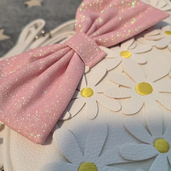 Disney Minnie Mouse Floral Crossbody Bag - Picture 4 of 10